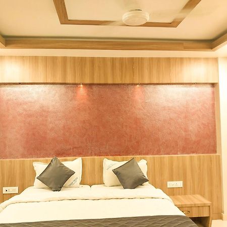 Hotel Royal Wings Elūr エクステリア 写真