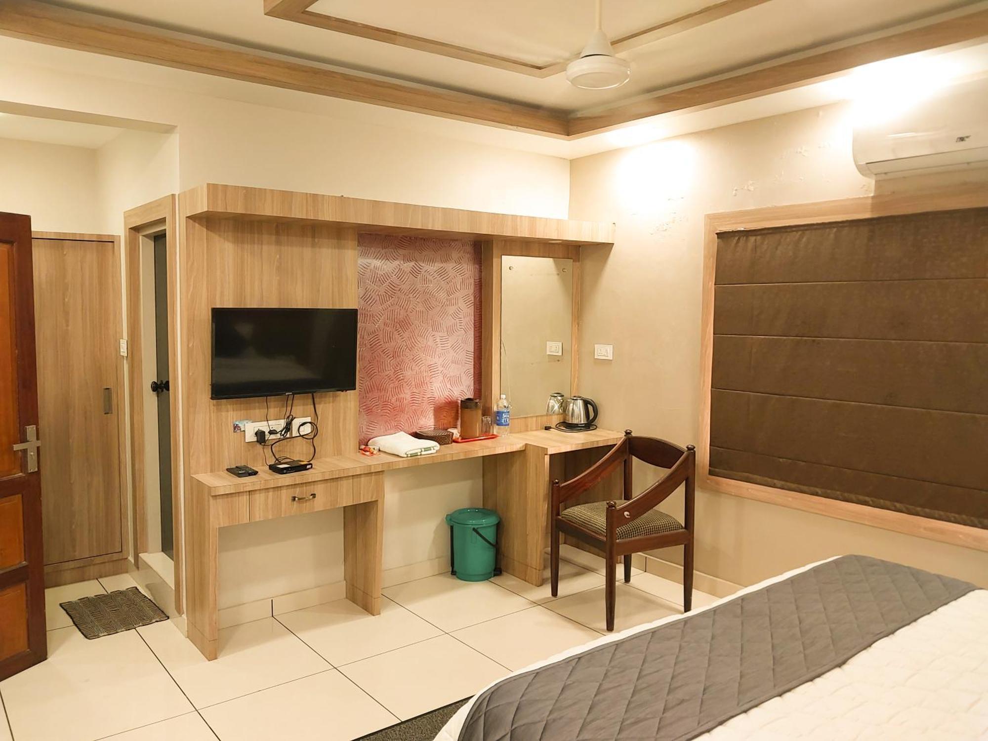 Hotel Royal Wings Elūr エクステリア 写真