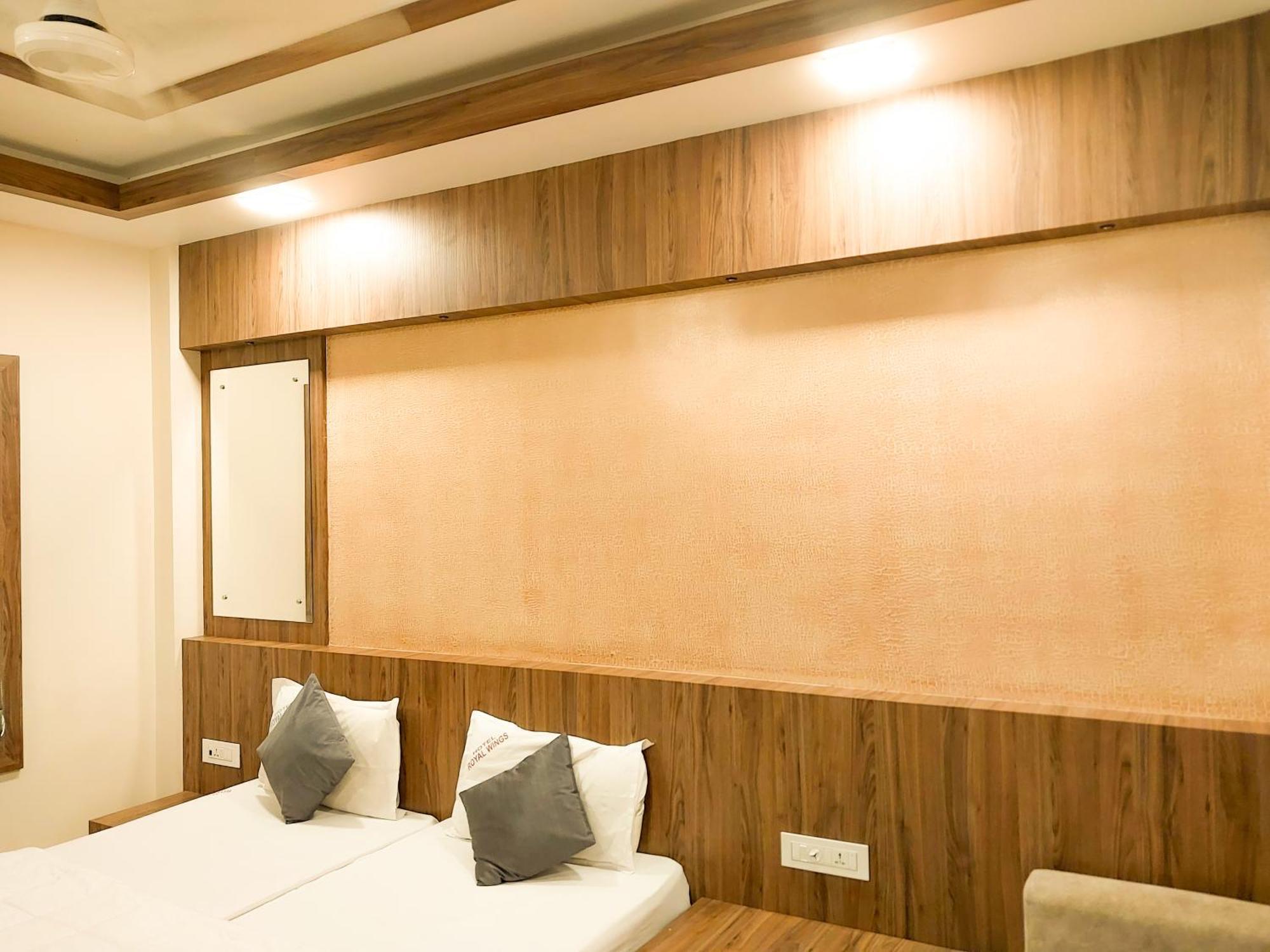 Hotel Royal Wings Elūr エクステリア 写真