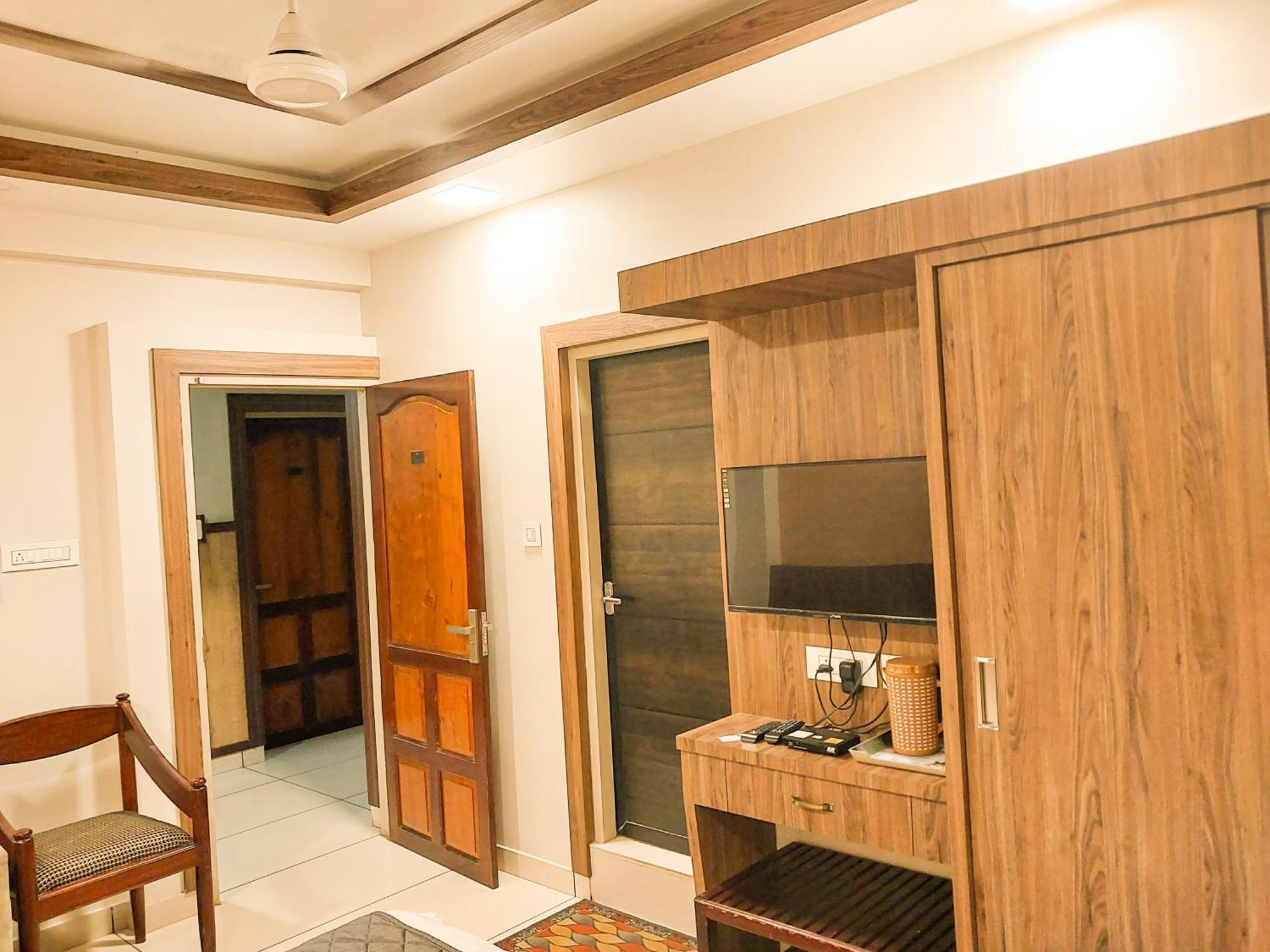 Hotel Royal Wings Elūr エクステリア 写真