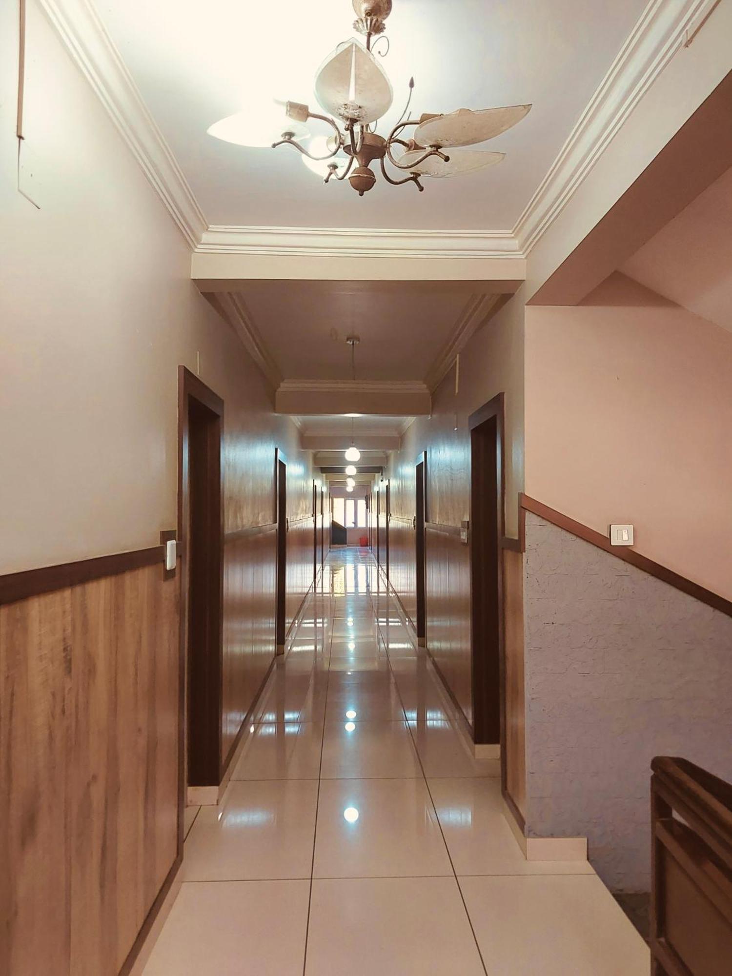 Hotel Royal Wings Elūr エクステリア 写真