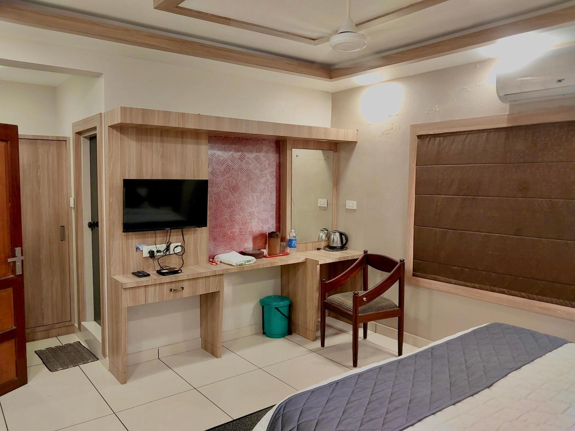 Hotel Royal Wings Elūr エクステリア 写真