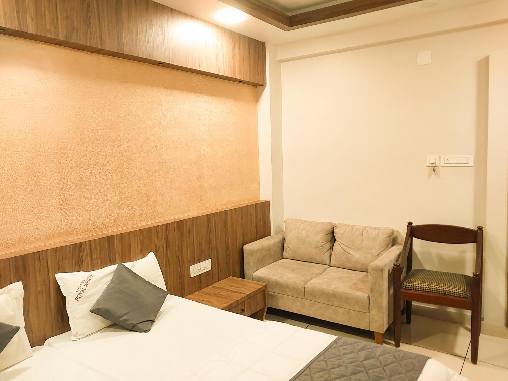 Hotel Royal Wings Elūr エクステリア 写真